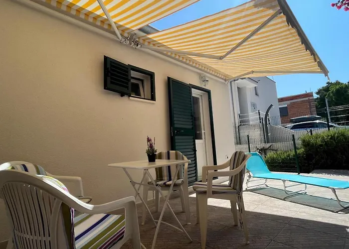 Daire Planinic, Nova B, 2 *